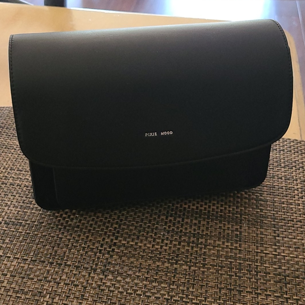 NWT Pixie Mood Zoe Crossbody